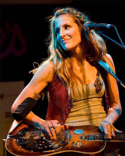 A picture of Emily Robison.